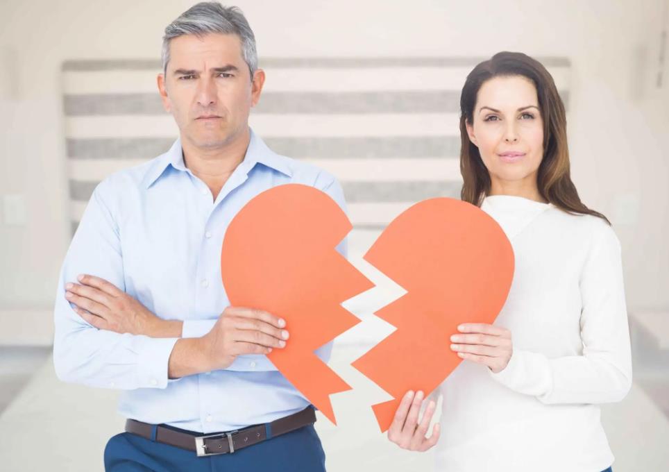 男方给情人花的钱可以追回吗？北京离婚纠纷诉讼律师